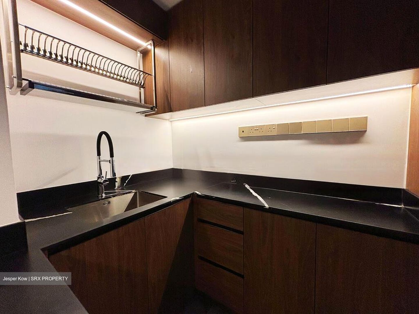 The Commodore (D27), Condominium #475335711